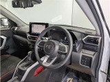 見通しのよいすっきりとした視界で、誰でも運転しやすいです。運転のしやすさは疲れにくさにも繋がりますよ♪