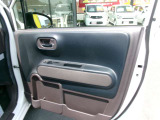 中古車なので内張りに多少のキズはあります。