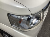 HIDヘッドライトです。蛍光灯のような明るさが特徴で広い範囲を明るくしてくれます。光量が大きいので暗い場所での視認性が上がります。
