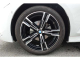 【BMWアロイホイル】軽量かつ強度に拘ったアロイホイル。走行性能ポテンシャルを引き出す設計。