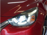 【LEDヘッドライト】省電力で長寿命の明るく運転しやすいLEDヘッドランプです。明るく照らすので暗い夜道からお客様を守ってくれます。お近くの広島マツダまでお越しください。