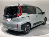 ご納車前にはエンジンオイル・オイルエレメント等を交換して、トヨタディーラーのエンジニアがしっかりと整備をさせていただきます。交換部品などについては、スタッフへお尋ねください。