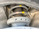 お車を安心してお乗りいただく為には、足回りの定期点検が欠かせません。サービスサポート(有償保証)では無料点検もご提供しており、安心のカーライフをお過ごしいただけるサポート体制が整っています。
