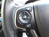 ステアリングリモコンは、運転中でも簡単に音量調整やチャンネル変更もできます!わき見運転防止にもつながるので安心です♪