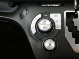 オートエアコンです。快適な温度を保ち、オールシーズン快適です。