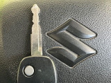 【キーレス】少し離れた場所からでもボタン一つでドアの開錠・施錠ができるのでとっても便利!ドアの鍵穴周りに傷をつけることもありません♪