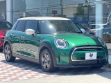 ●当店では第三者機関による車両品質鑑定を導入し、修復歴車を排除。鑑定書が発行されますので、ぱっと見ただけでは分からない箇所まで納得した上でご検討いただけます。※一部未実施の場合がございます。