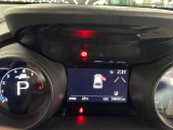 視認性に優れたメーターを採用しており、走行中でも車速や情報が分かりやすく表示されます。運転時の視線移動をむりのない範囲に抑え、快適で安心感のあるドライブをサポートします。