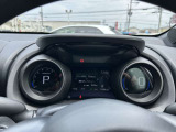 シンプルなデザインで視認性の良いメーターは安全運転をサポートしてくれますよ。