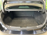 積み下ろしのしやすいデッキにはたっぷりと荷物を積み込んでいただけます。遊びから仕事まで、様々なシーンで頼れます♪