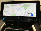 純正ナビを装備。タッチパネル式で使いやすく、お出かけもラクラクです。