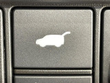 【パワーバックドア】スマートキーや運転席のボタンを押すだけでリアゲートが自動で開閉します!荷物を持っている時や、高い位置にあるバックドアを閉める際に便利な機能です♪