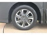 【アルミホイール】純正なので車に似合うデザインになっています。スタッドレスタイヤもご相談下さい。