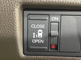 【パワースライドドア】スマートキーや運転席のスイッチでスライドドアの開閉が可能♪電動だから力を入れてドアを開ける必要が無く、小さいお子様でも、重い荷物を持っている時もラクに開け閉めできます♪