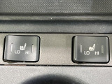 【シートヒーター】寒い日に重宝するシートヒーター!エアコンより早く温まってくれるので寒がりの人も安心ですね♪エアコンの温風は乾燥するから苦手、という方にもをおすすめです。