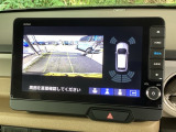 便利な3ビュー切り替え、ガイド線表示付きのバックカメラです!後退時、後方の視界をサポートします!