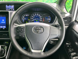 【純正革巻きステアリング】上質な革を使用することで、手にしっかり馴染みとても運転しやすいハンドルです♪