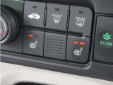 【両側電動スライドドア】ボタンを押すだけで両側のスライドドアの開閉が可能。もちろんキーからの操作も可能。お子様を抱いている時・両手いっぱいの荷物を持ってる時など非常に役立ちます。