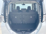 普段のお買い物や通勤、送迎等に十分な荷室スペースを確保しております。セカンドシートを倒すと、大きな荷物の積載も可能です♪