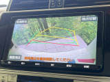 【バックカメラ】駐車時に後方がリアルタイム映像で確認できます。大型商業施設や立体駐車場での駐車時や、夜間のバック時に大活躍!運転スキルに関わらず、今や必須となった装備のひとつです!