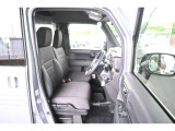運転する人の心地よい時間も運んでいます 乗り降りしやすい 運転しやすい
