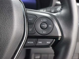 レーダークルーズコントロール作動時に車線維持に必要な運転操作の支援を行う「レーントレーシングアシスト(LTA)」を搭載しています。