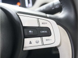 ◆アダプティブクルーズコントロール◆予め設定した車速内でクルマが自動的に加減速。前走車との適切な車間距離を維持しながら追従走行します。【LKAS】車線維持支援システムでステアリング操作を支援。
