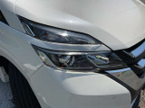 LEDヘッドランプ仕様。シャープな白光色のLEDランプを採用しました。夜の視界を明るくしてくれます。