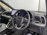 見通しのよいすっきりとした視界で、誰でも運転しやすいです。運転のしやすさは疲れにくさにも繋がりますよ♪
