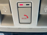 SOSコール。高性能の位置情報、センサー情報とともに専門のオペレーターにつながる。