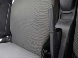 高いホールド性で運転姿勢が安定します。長距離ドライブでも疲れにくいのが魅力です。快適なドライビングライフをお送りください♪
