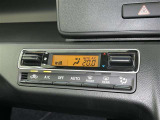 オートエアコンで快適な室内です。