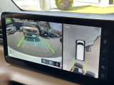アラウンドビューモニターは、まるで上空から見たような映像で駐車をサポート!苦手な駐車も心強いですね!