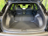 後席を格納すると、これだけの広さが!シーンに合わせたシートアレンジで、大きな荷物も積むことが出来ます♪