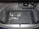【トランク】間口は狭いですが、奥行きは意外と広いんです!オープン状態にしても、荷室内の容量に変化がないのが特徴です♪