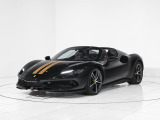 ブラックのブレーキキャリパーが、Nero Daytonaのボディカラーと調和し、統一感のあるエクステリアを演出します。