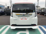 「バックフォルム」です。トランク・ラゲッジスペースには、多くの荷物を入れることが可能です。