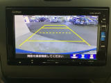 バックモニター付きで、車庫入れやバック時の後方確認をサポート。