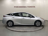 【まるごとクリーニング】シートを取り外し、車内を徹底洗浄。隅々まで丁寧に仕上げています。