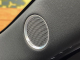 【BOSEサウンドシステム】メーカーオプションの高品位サウンドシステムを搭載。専用のチューニングが施された大小様々なスピーカーから良質なサウンドが奏でられ、臨場感あふれる音響空間を演出します。