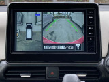 アラウンドビューモニターです。上空からお車の周りを見る感覚で表示されますので、車庫入れも安心です。