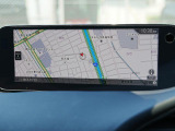 マツダコネクトの10.25インチワイドセンターディスプレイです。『Android Auto』『Apple CarPlay』や独自のコネクテッドサービスに対応したインターフェイスシステムです。