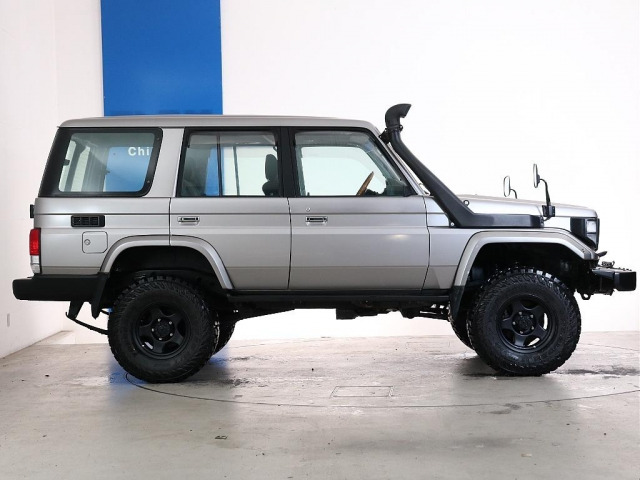トヨタ ランドクルーザー70 4.2 ZX ディーゼル 4WD の中古車詳細