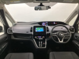 【前方視界】開放的な前方視界!運転がしやすく疲れにくいです♪窓が大きく、見通しがとっても良いおクルマですよ♪