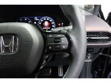 Hondaセンシングの機能のひとつ、アダプティブクルーズコントロール付!アクセルから足を離しても設定したスピードと前車との車間を保ち走行してくれます!車線維持もアシスト☆高速道路で疲労軽減ですね☆