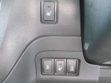 運転席・助手席にシートヒーターが付いています。