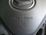 エアバッグは運転席・助手席に装備されています。