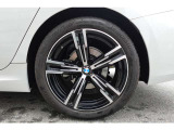 【BMWアロイホイル】軽量かつ強度に拘ったアロイホイル。走行性能ポテンシャルを引き出す設計。