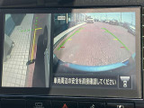 左サイドカメラとフロントカメラ運転席から死角となりやすい車両左前部分や前方部分もバッチリ見えます♪
