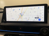 【12.3インチディスプレイオーディオ】各種オーディオ機能とスマホ連携機能を搭載。コネクティッドナビ対応。車載ナビ機能も搭載。機能の詳細につきましては、展示店舗までお尋ねください。